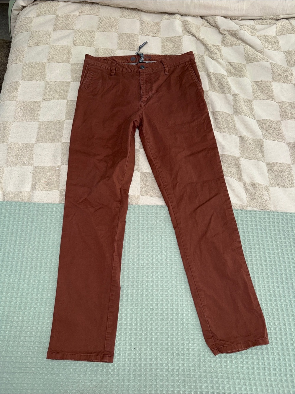 Vuori Collins Chino Pant (Style V433) in a rust/cocoa brown size 32